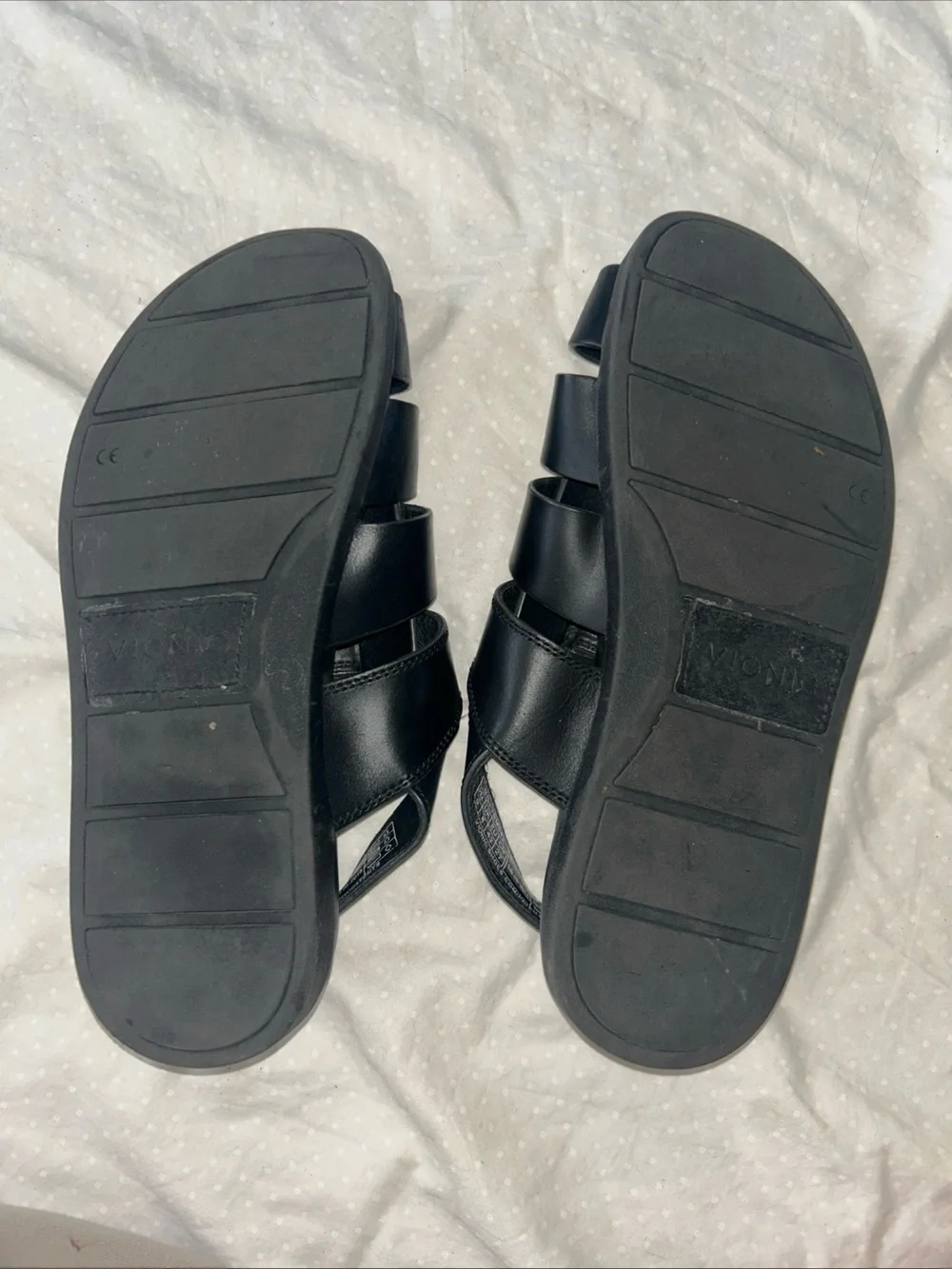 Vionic Men's Black Leather Fisherman Sandals Size 9